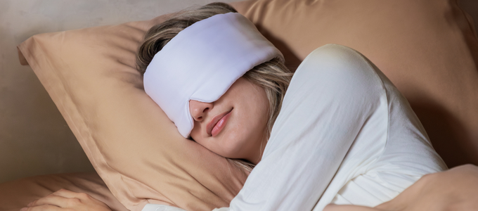 Ontspan, herstel, straal – Dit is waarom een slaapmasker je slaap verbetert
