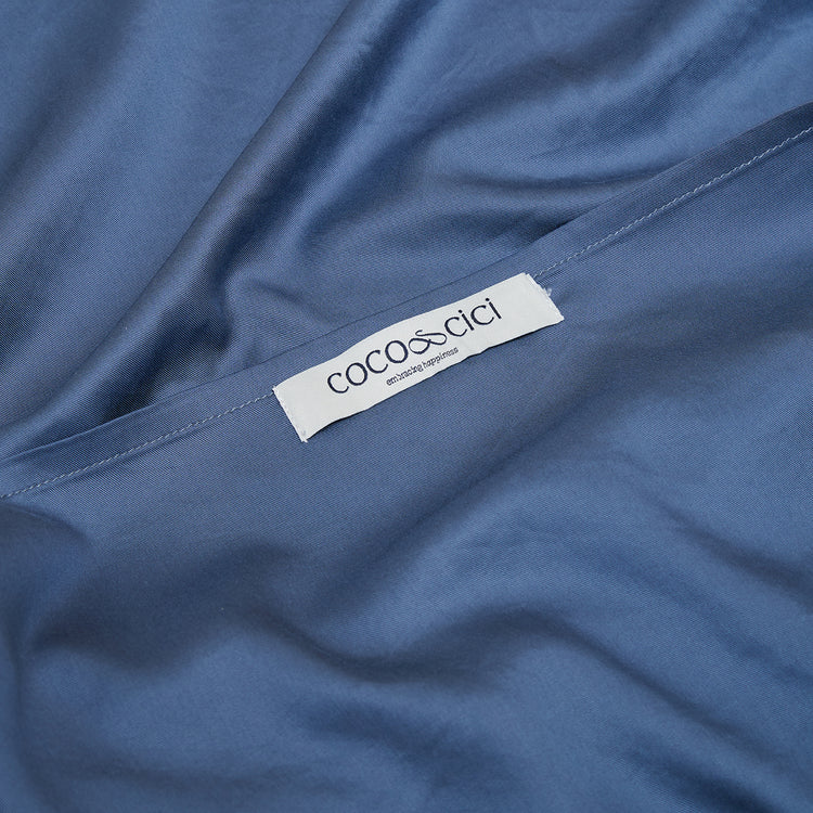 Sluiting van TENCEL™ Twill kussensloop in Donker Blauw 