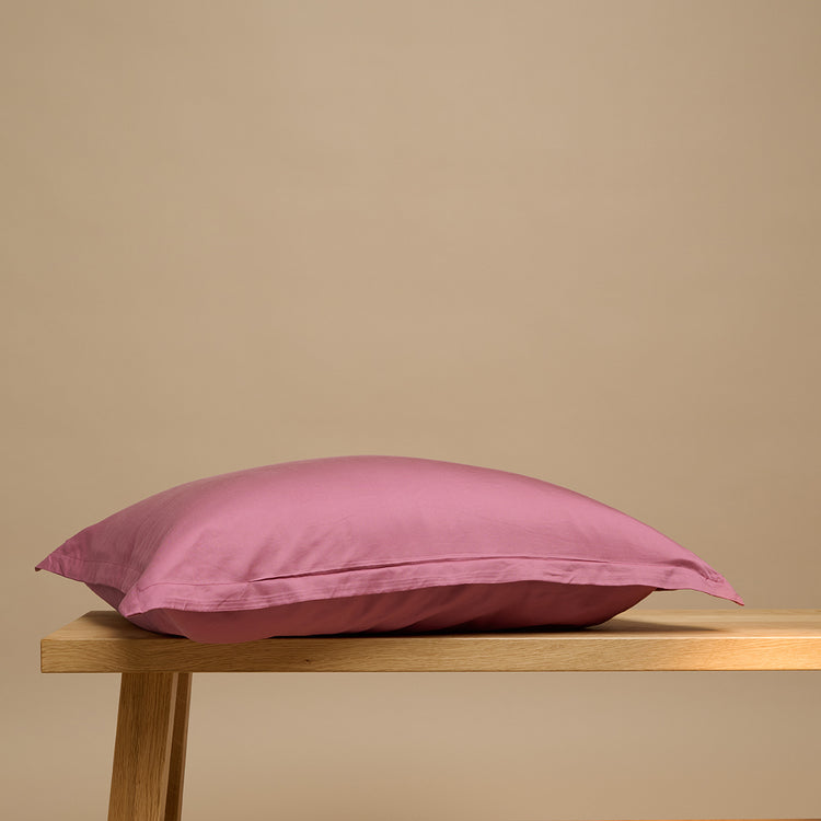 Een TENCEL™ Twill kussensloop in Dusty Rose 