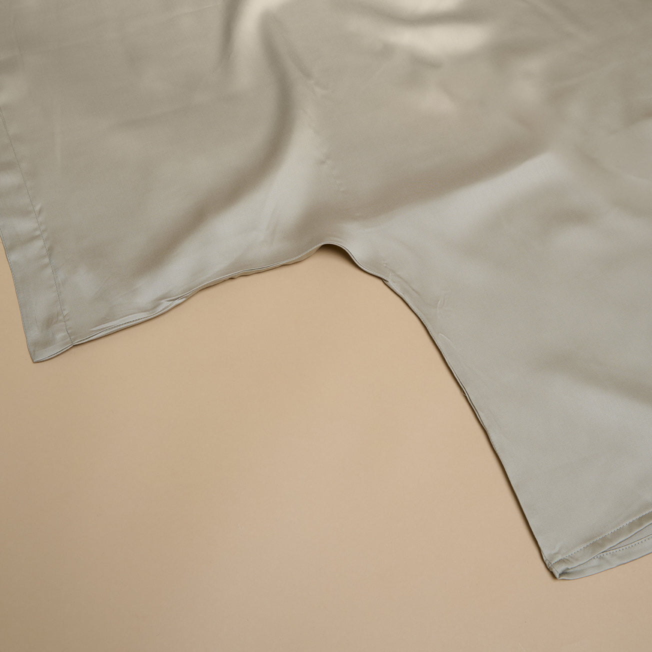 Instopstrook van TENCEL™ Sateen in Taupe
