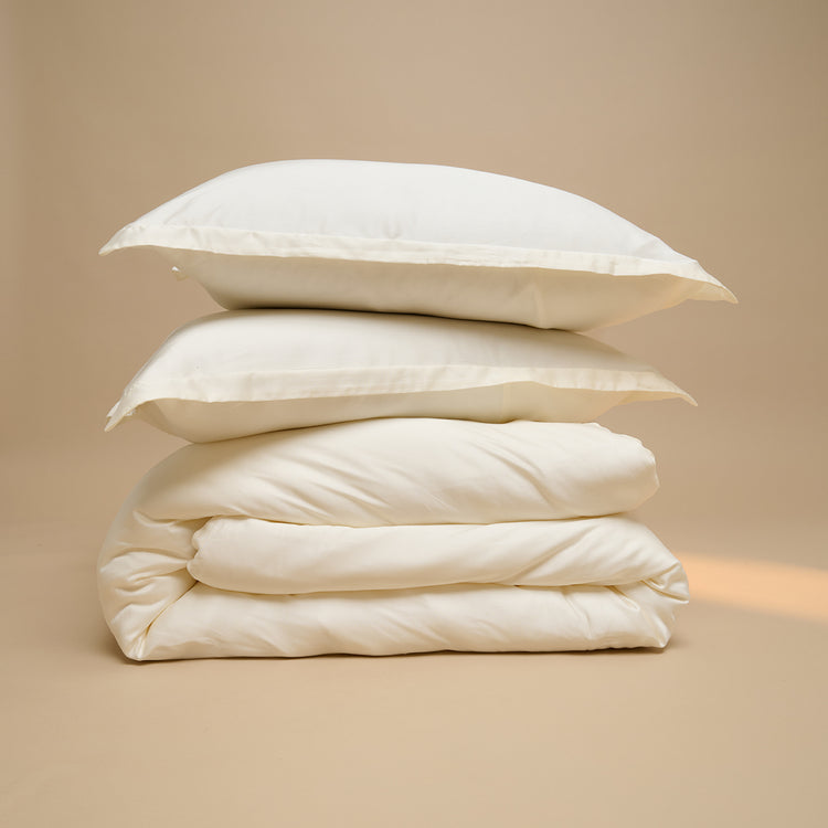 Twee TENCEL™ Sateen kussenslopen en dekbedovertrek in Off White