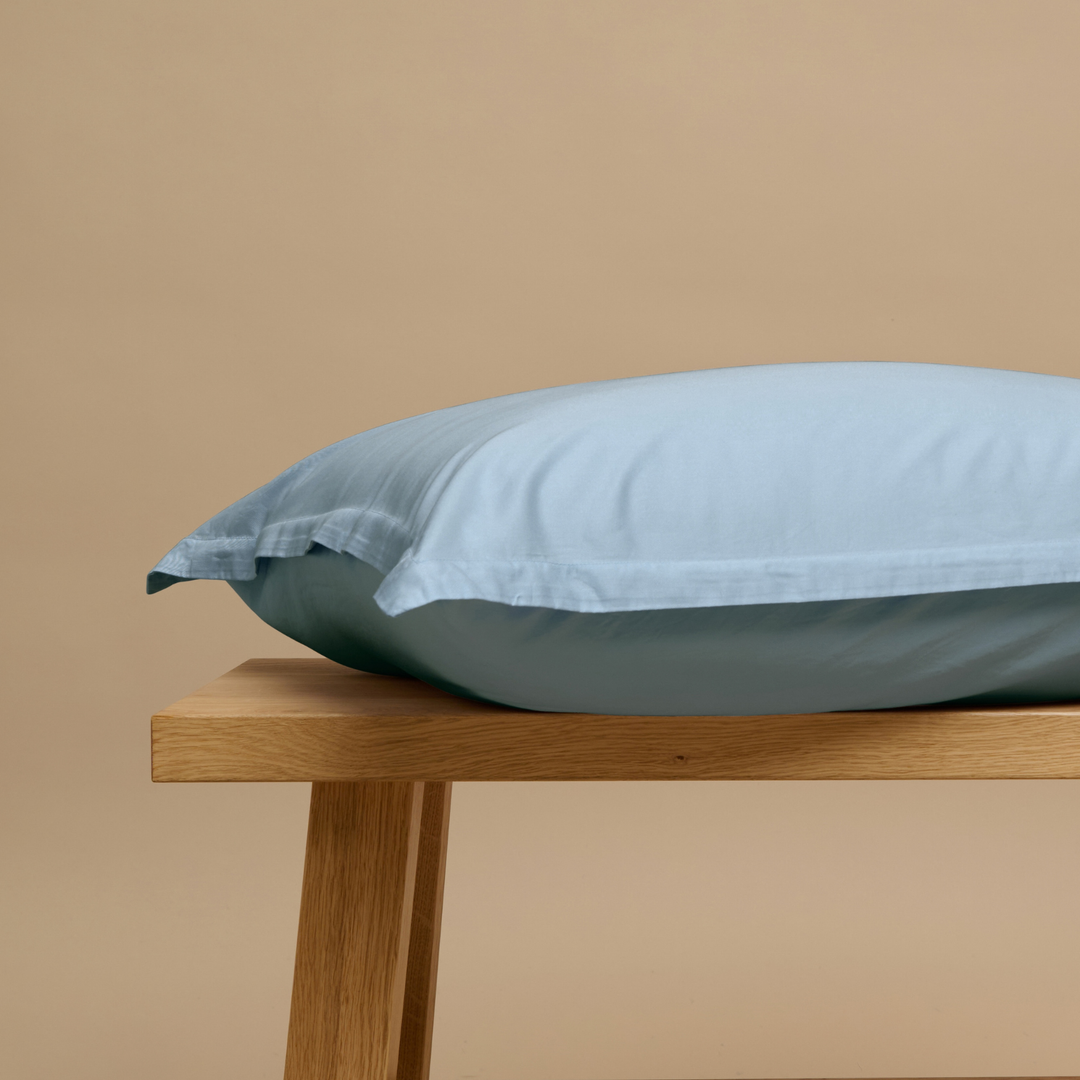 Een TENCEL™ Sateen kussensloop in Jeans Blue