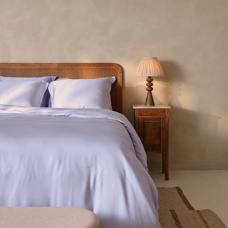 Opgemaakt bed met 100% TENCEL Dekbedovertrek Lavendel Blauw
